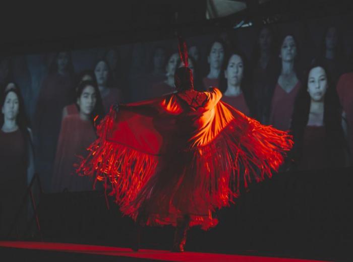 Danseuse autochtone